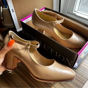 Tan Capezio Manhattan Character Tap Shoes Size 8